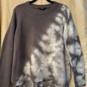 Simply Vera by VeraWang size XL Women's Gray white tie dye crewneck sweater.